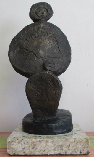Bronze Sculpture Man Max Ernst: Old recast sculpture is in perfect condition.ITEM DESCRIPTION:TITLE: "MAN"AUTHOR: MAX ERNESTMATERIAL: BRONZEMEASURES WITHOUT BASE: HEIGHT 26 cm x WIDTH 16 cm x DEPTH 12 cmBASE: WIDTH 16 cm X DEPTH 16