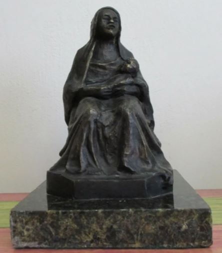 Bronze Sculpture Mother By Antoine Bourdelle: Old Recast This sculpture is in perfect condition.ITEM DESCRIPTION:TITLE: ?MOTHER?AUTHOR: A. BOURDELLEMATERIAL: BRONZEMEASURES WITHOUT BASE: HEIGHT 20 cm x WIDTH 13 cm x DEPTH 13 cmBASE: WIDTH 18 cm