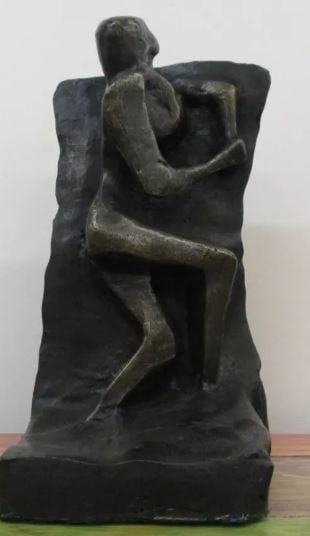 Rustic Bronze Sculpture by Henry Moore: Old Recast sculpture is in perfect condition.DESCRIPTION OF THE ARTICLE:TITLE: "RUSTIC"AUTHOR: HENRY MOOREMATERIAL: BRONZEMEASURES WITHOUT BASE: HEIGHT 27 cm x WIDTH 15 cm x DEPTH 12 cm