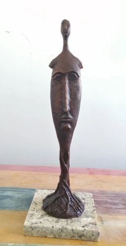 Bronze Sculpture Family Tree By Sergio Bustamante: Old Recast This sculpture is in perfect condition.ITEM DESCRIPTION:TITLE: ?FAMILY TREE?AUTHOR: SERGIO BUSTAMANTEMATERIAL: BRONZEMEASURES WITHOUT BASE: HEIGHT 35 cm x WIDTH 9 x DEPTH 9 cmBASE: WIDTH