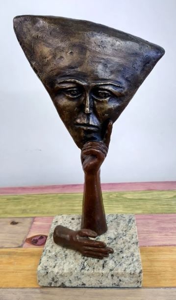 Bronze Sculpture Thinking Bronze Sculpture By Sergio Bustamante: Old Recast sculpture is in perfect condition.ITEM DESCRIPTION:TITLE: "THINKING"AUTHOR: SERGIO BUSTAMANTEMATERIAL: BRONZEMEASURES WITHOUT BASE: HEIGHT 35 cm x WIDTH 11 cm x DEPTH 13 cmBASE: WIDTH 16