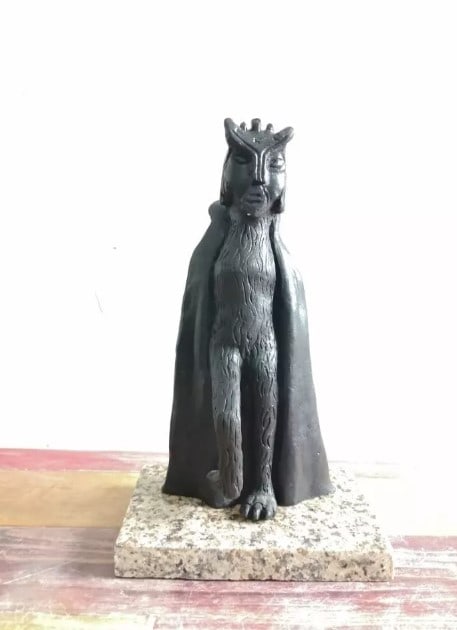 Bronze Sculpture Figure Of Leonora Carrington: Old Recast sculpture is in perfect condition.ARTICLE DESCRIPTION:TITLE: "FIGURE"AUTHOR: LEONORA CARRINGTONMATERIAL: BRONZEMEASUREMENTS WITHOUT BASE: HEIGHT 28 cm x WIDTH 13 cm x DEPTH 10 cmBASE: WIDTH