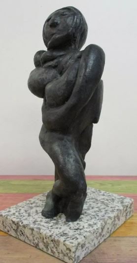 Bronze Sculpture Mother Of David Alfaro Siqueiros: Old recast sculpture is in perfect condition.ITEM DESCRIPTION:TITLE: "MOTHER"AUTHOR: DAVID ALFARO SIQUEIROSMATERIAL: BRONZEMEASURES WITHOUT BASE: HEIGHT 36 cm x WIDTH 14 cm x DEPTH 17 cmBASE: WIDTH 16