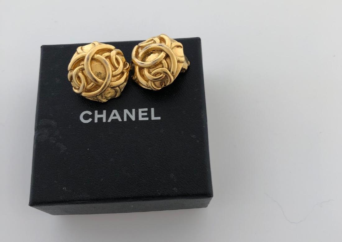 Chanel Vintage Gold Earrings (1 of 3)