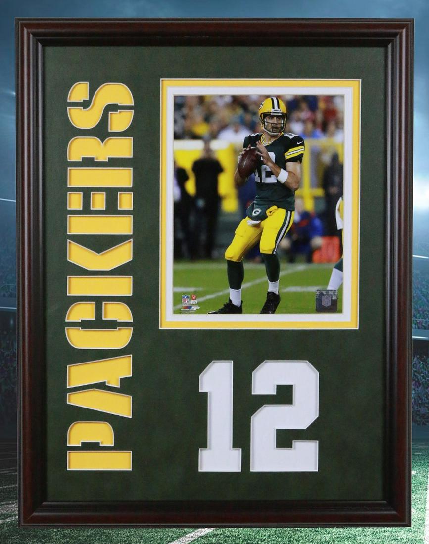 Aaron Rogers Green Bay Packers 20x16 unsigned photofile: Aaron Rogers Green Bay Packers 20x16 unsigned photofile