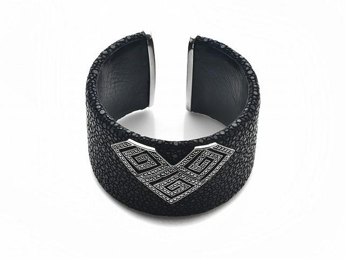 Silver 8" Round Marcasite Stingray Cuff Bracelet (1 of 1)