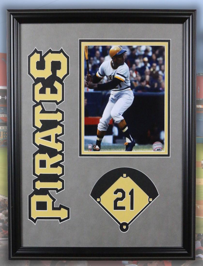 Roberto Clemente Pittsburgh Pirates 20x16 unsigned (1 of 1)