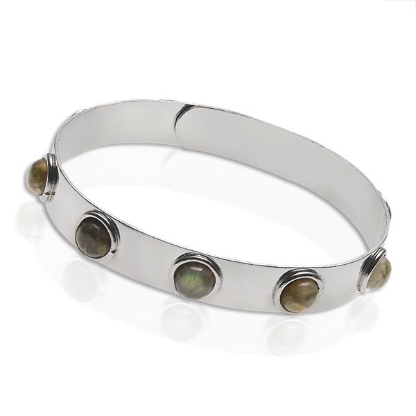 Round Cut Labradorite Bracelet-7.5": • Genuine Labradorite • Setting: Adhesive/ bezel • Measurement: 7.5" L • Pewter base • Disclaimer: Gemstones may feature inclusions or imperfection