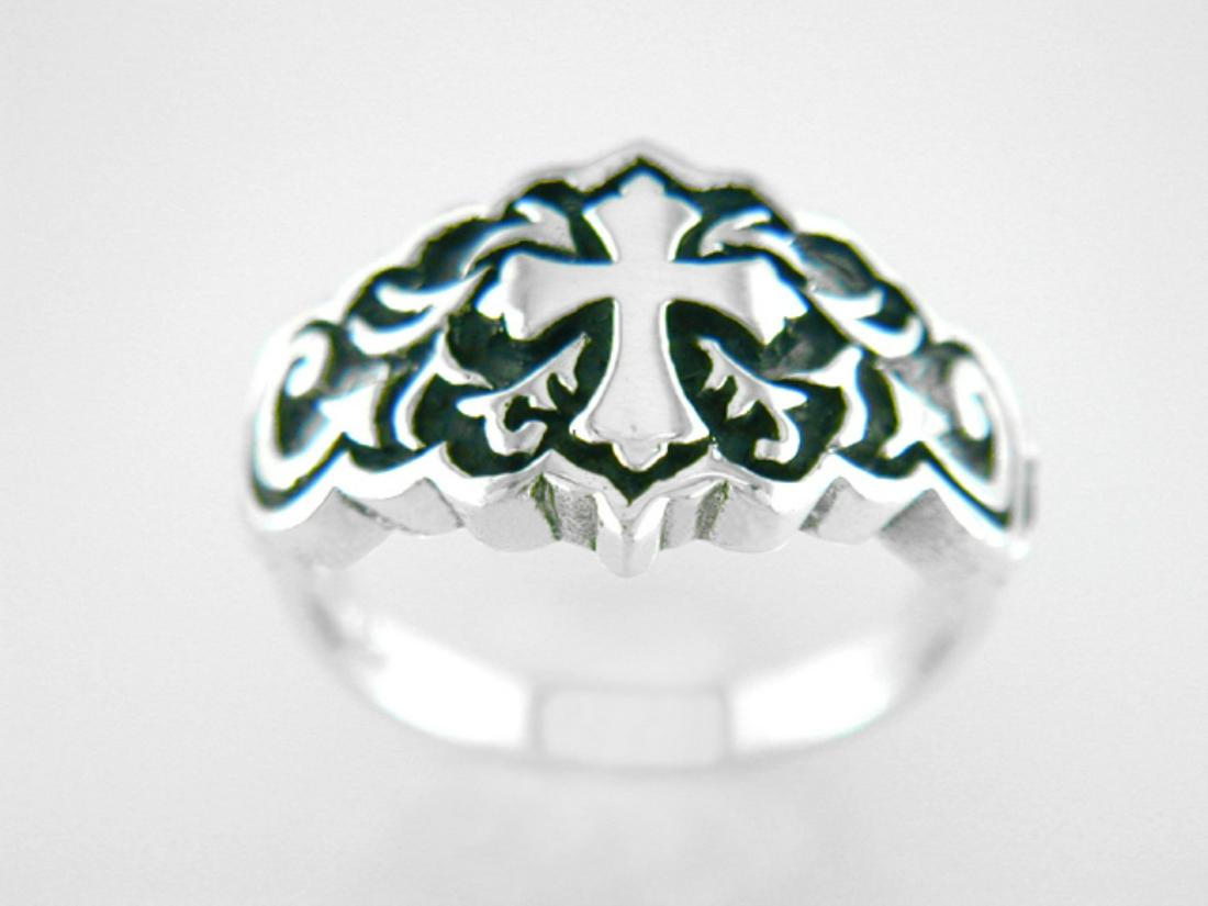 Sterling Silver Cross Ring Size8 (1 of 1)