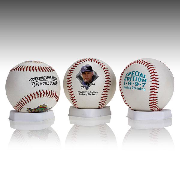 Derek Jeter New York Yankees Baseball Set: Derek Jeter New York Yankees Commemorative Special Edition Baseball Set