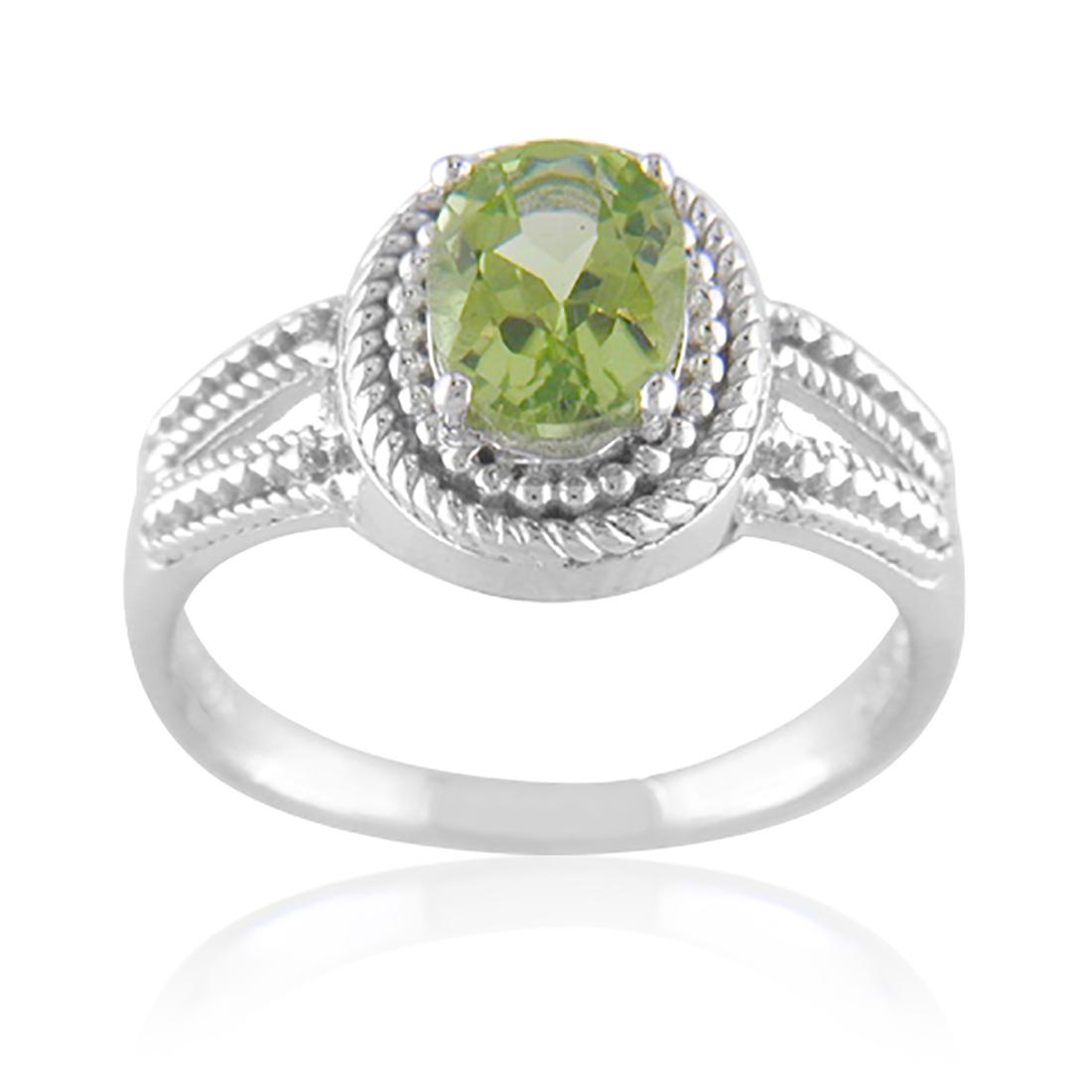 Sterling Silver Peridot Ring SZ 8: Sterling SilverPeridot Ring SZ 8