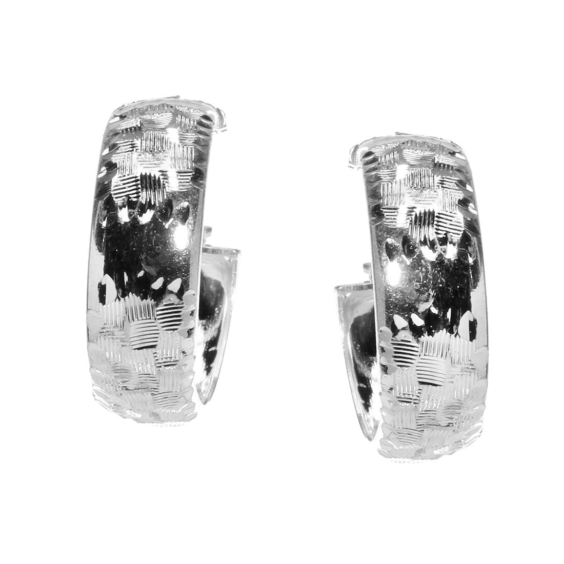 Sterling Silver Diamond Cut Hoop Earrings: Sterling Silver Diamond Cut Hoop Earrings • Metal: Sterling Silver • Dimesion: 21 mm X 6.5 mm• Total Weight: 2.5 grams • Backing: Hinged• Finish: Rhodium