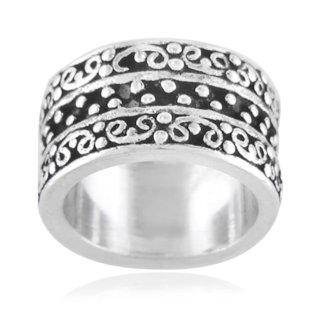 Silver Tone Ring SZ 7 (1 of 1)