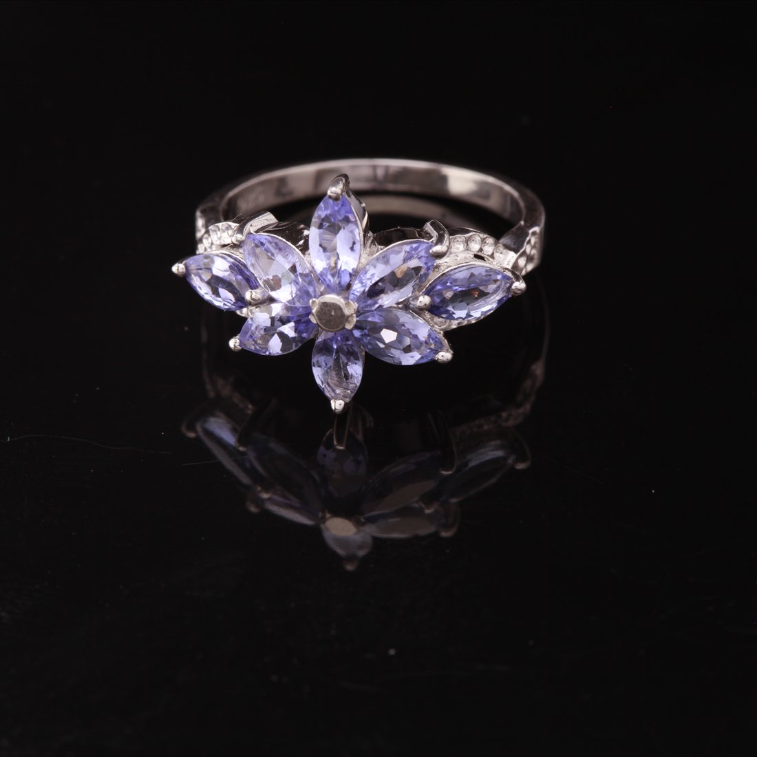 Size 7.5 Sterling Silver Tanzanite Cluster Ring (1 of 2)