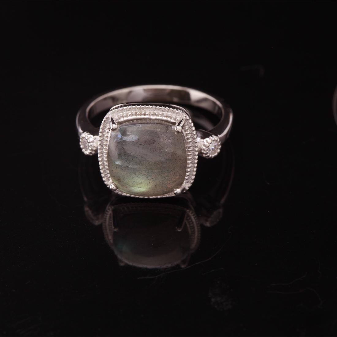 Size 8 Sterling Silver Cabochon Labradorite Ring (1 of 3)