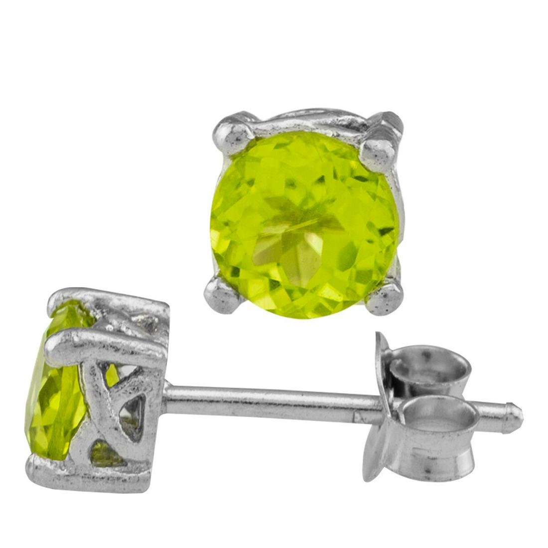 Sterling Silver 5mm Peridot Stud Earrings: Setting Type: Prong