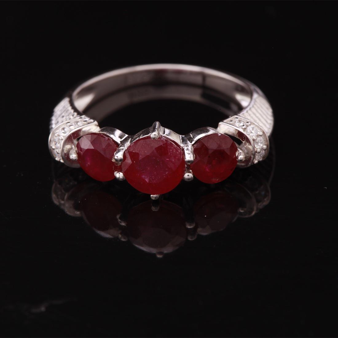 Size 7.25 Sterling Slv 3 Stone Ruby Red Glass Ring (1 of 3)