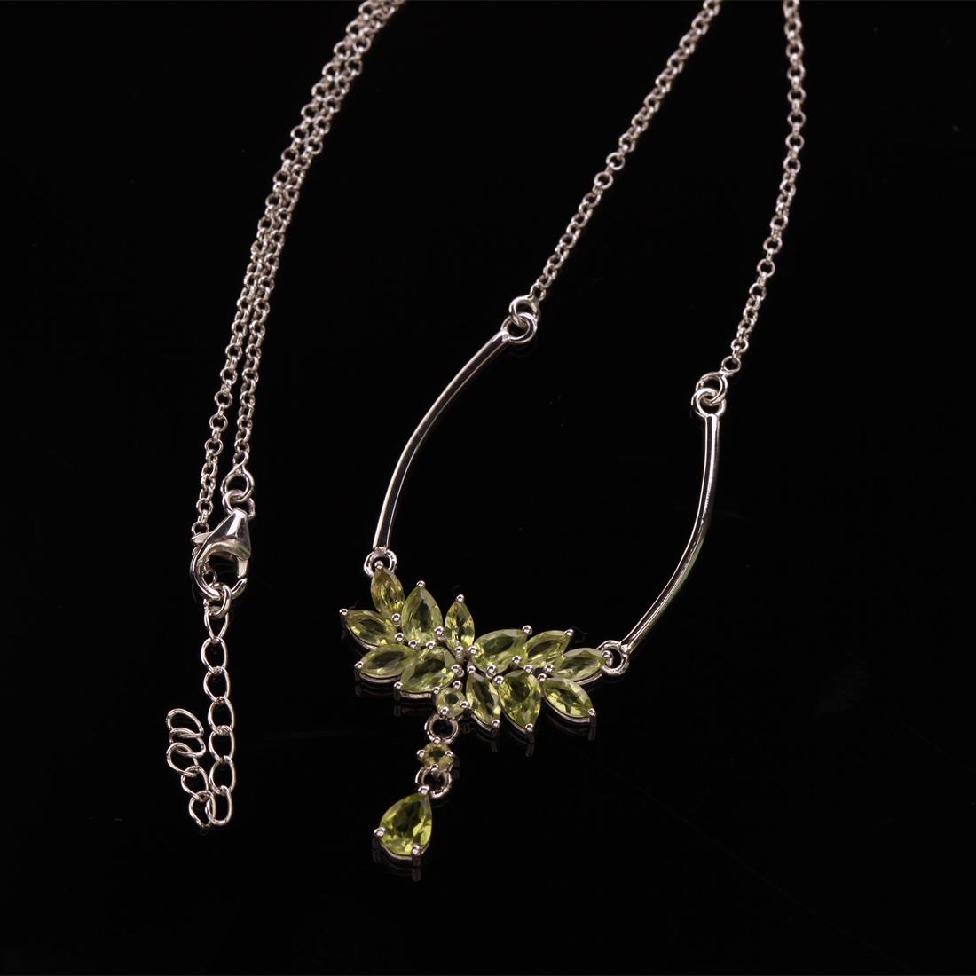 Peridot Gemstone Sterling Silver Necklace (1 of 1)