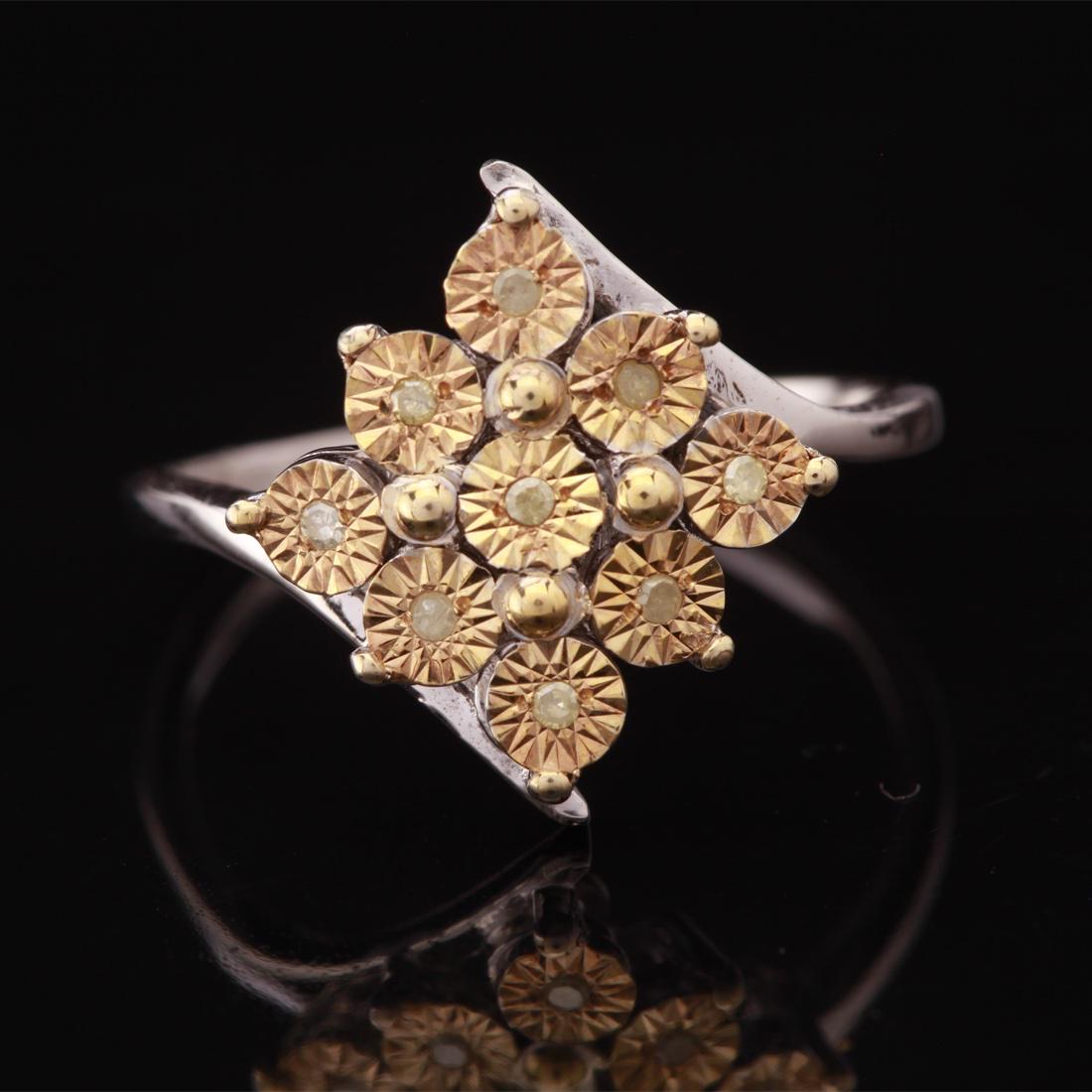 Sz 8 Yellow Diamond Sterling Silver 2 Tone Ring: Sz 8 Yellow Diamond Sterling Silver 2 Tone Ring • Metal: Sterling Silver • Stone: Yellow Diamond • Width: 16.5 Mm • Total Weight: 2.75 Grs • Finish: Rhodium