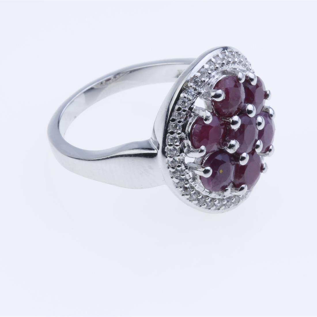 Size 8.5 Indian Ruby Cluster Zircon Silver Ring (1 of 2)