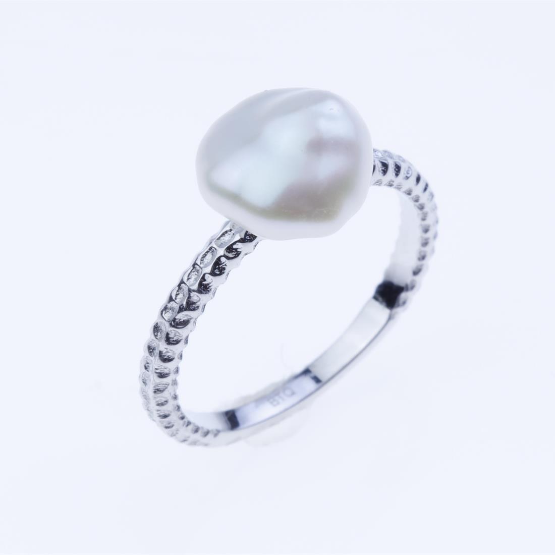 Size 8 Pearl Sterling Silver Textured Ring (1 of 2)