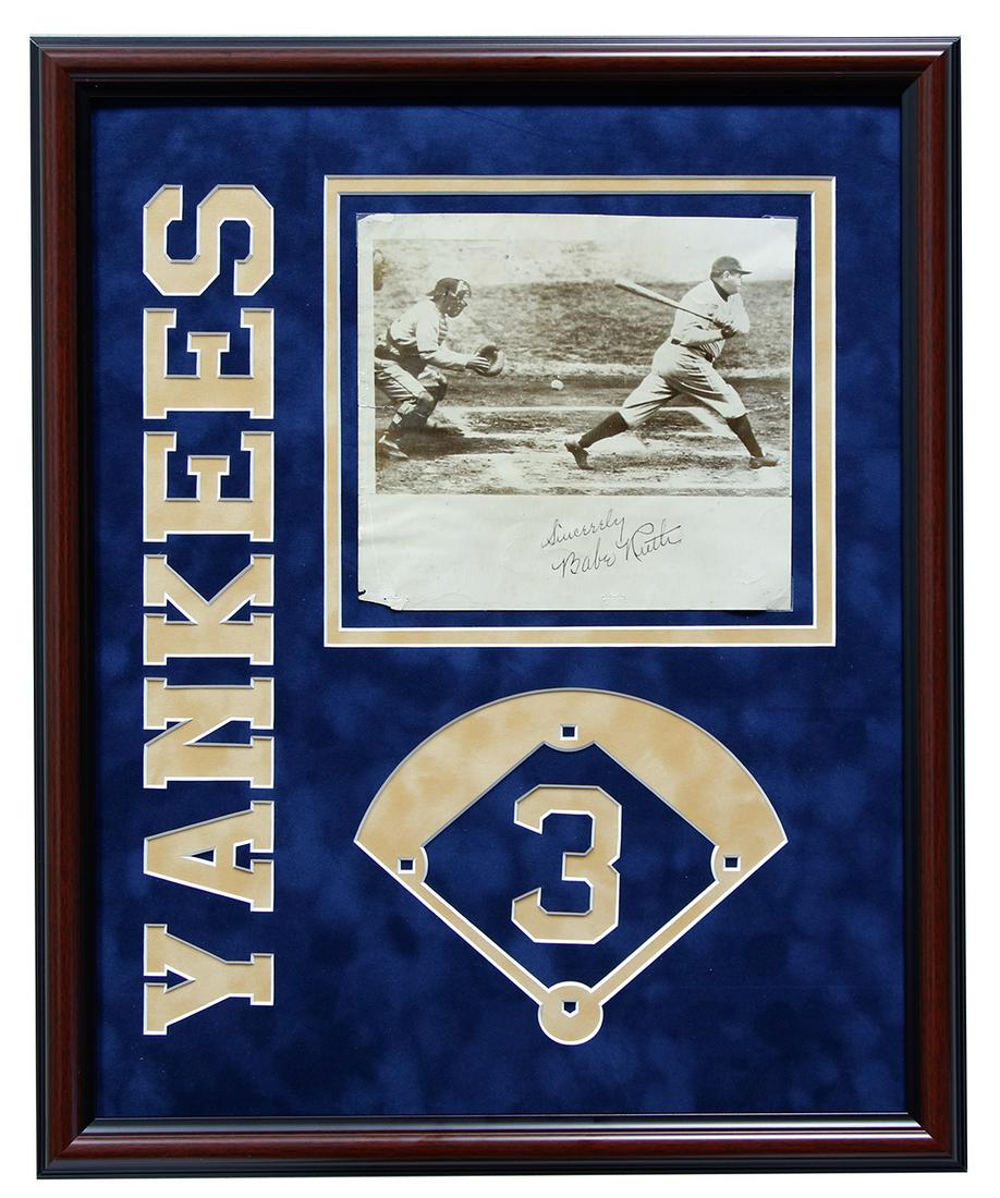 BABE RUTH SIGNED 8 X 10 PHOTO (1 of 4)