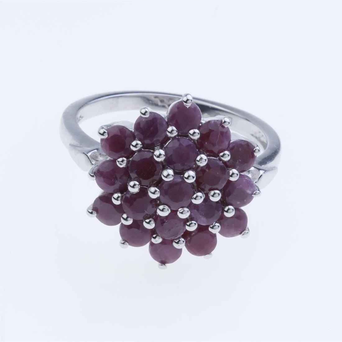 Size 8 Indian Ruby Cluster Sterling Silver Ring (1 of 2)