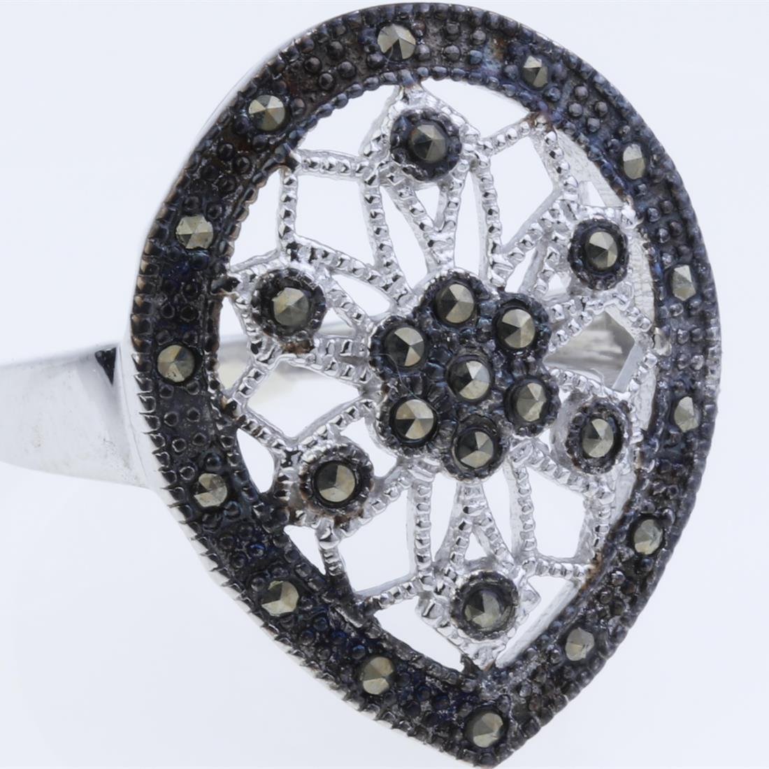 Sz 8.5 Sterling Silver Pear Shape Marcasite Ring (1 of 2)