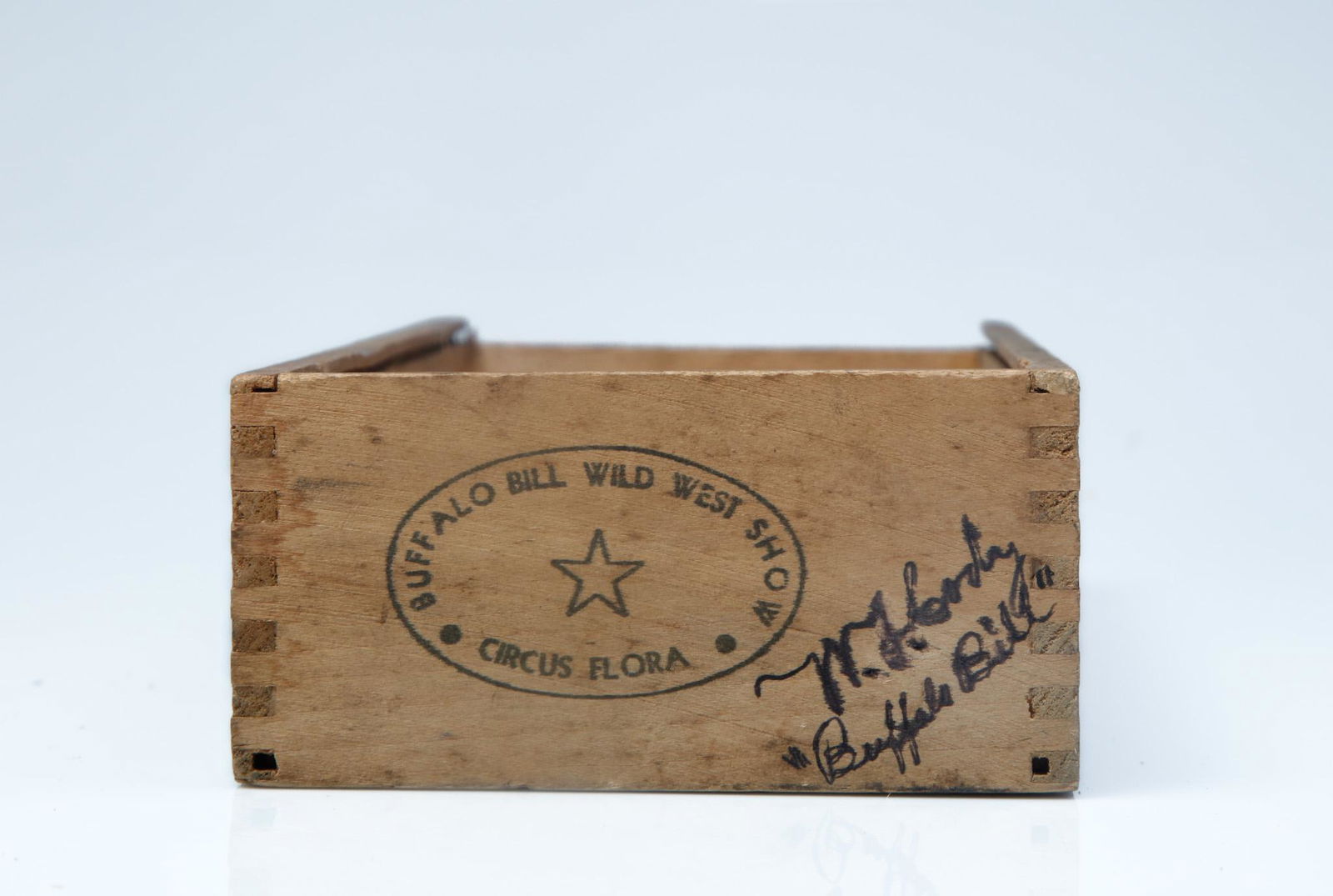 Very Rare William "Buffalo Bill" Cody Signed Box (1 of 6)
