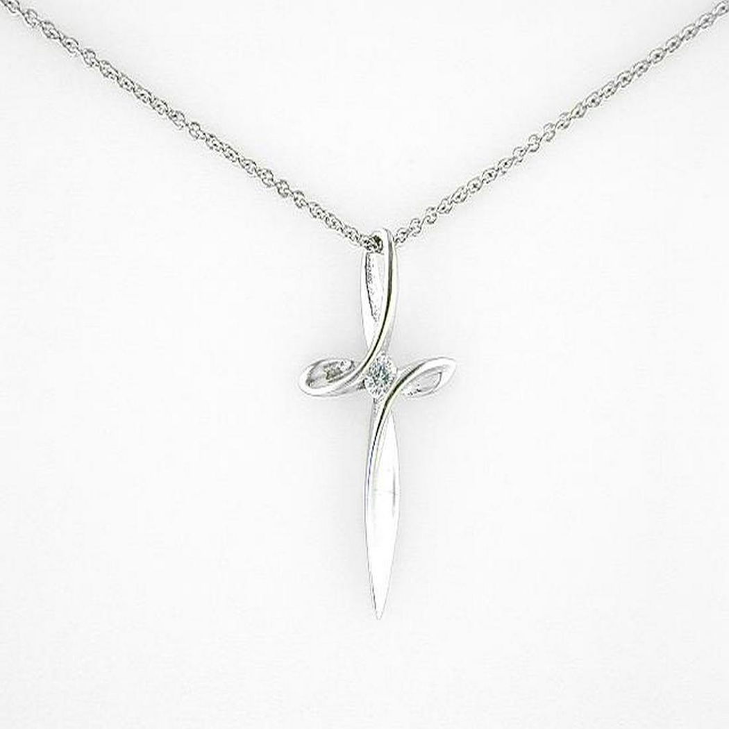 Sparkling cross pendant Clearance