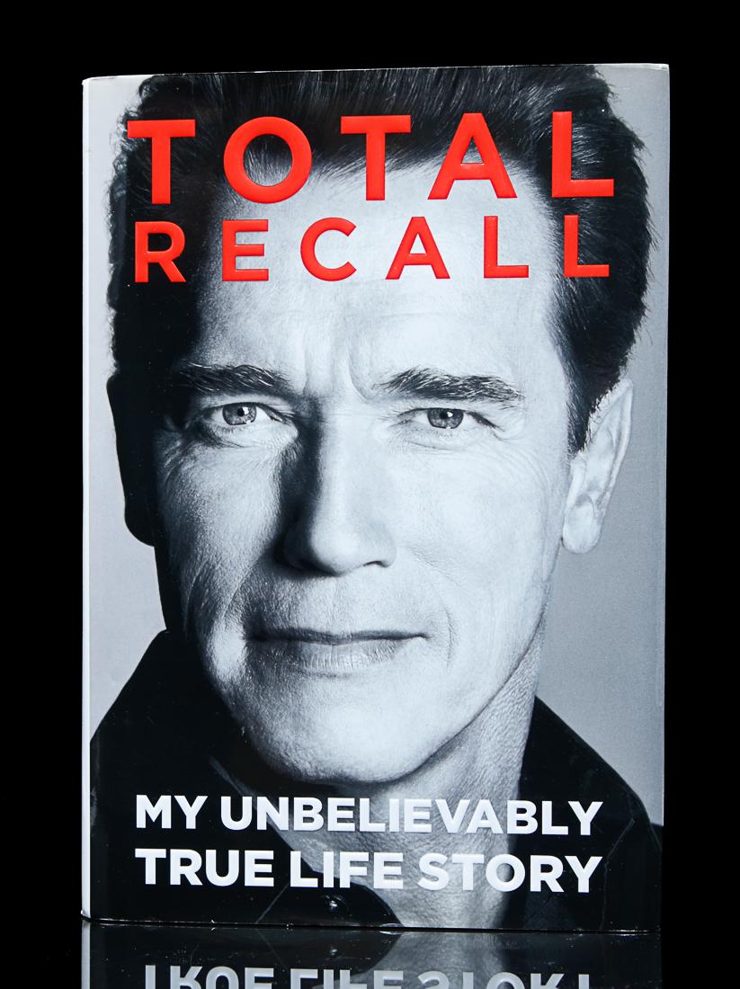 Arnold Schwarzenegger Signed Book "Total Recall" (1 of 5)