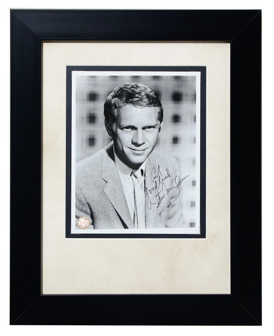 STEVE McQUEEN SIGNED BLACK AND WHITE PHOTOGRAPH (1 of 4)