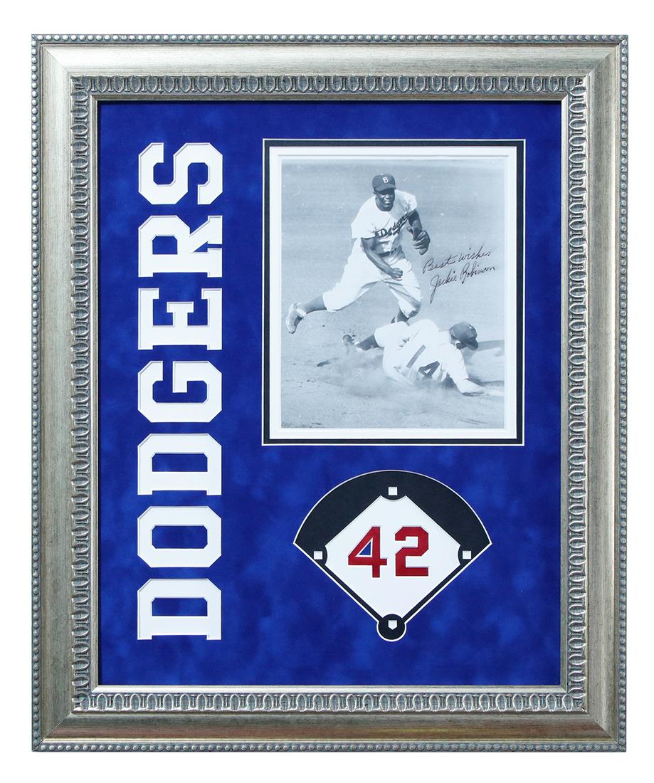 JACKIE ROBINSON SIGNED PHOTOGRAPH (1 of 4)