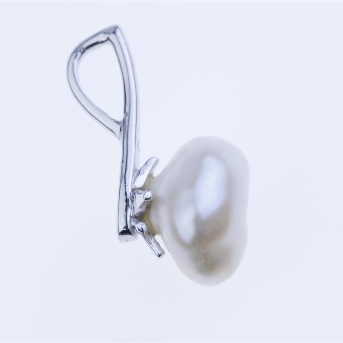 Sterling Silver Pearl Pendant
