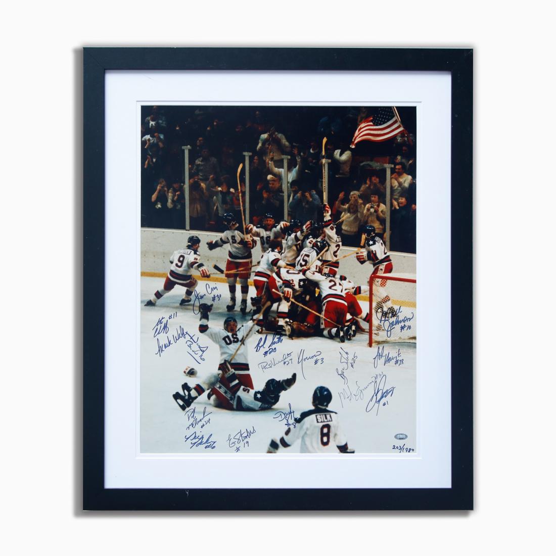 Signed 1980 US Olympic Hockey Team Signed Photo (1 of 4)