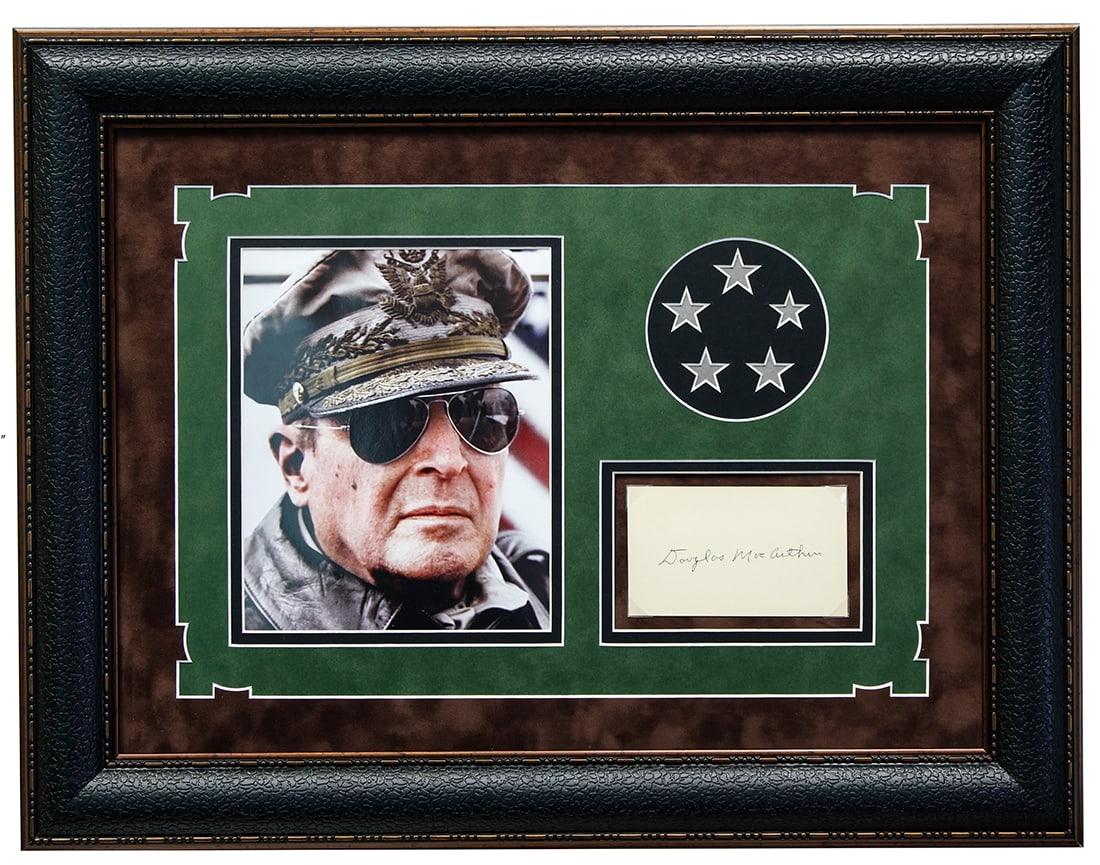 Douglas MacArthur Signed 2 cent Postcard (1 of 4)