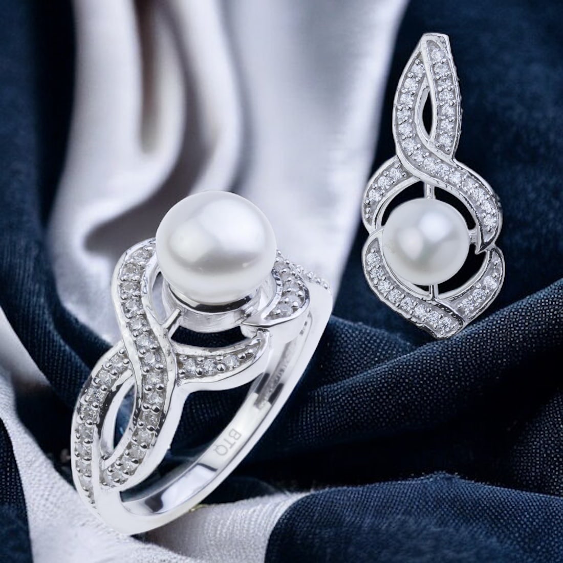 Elegant Pearl and White Zircon Jewelry Set (1 of 1)