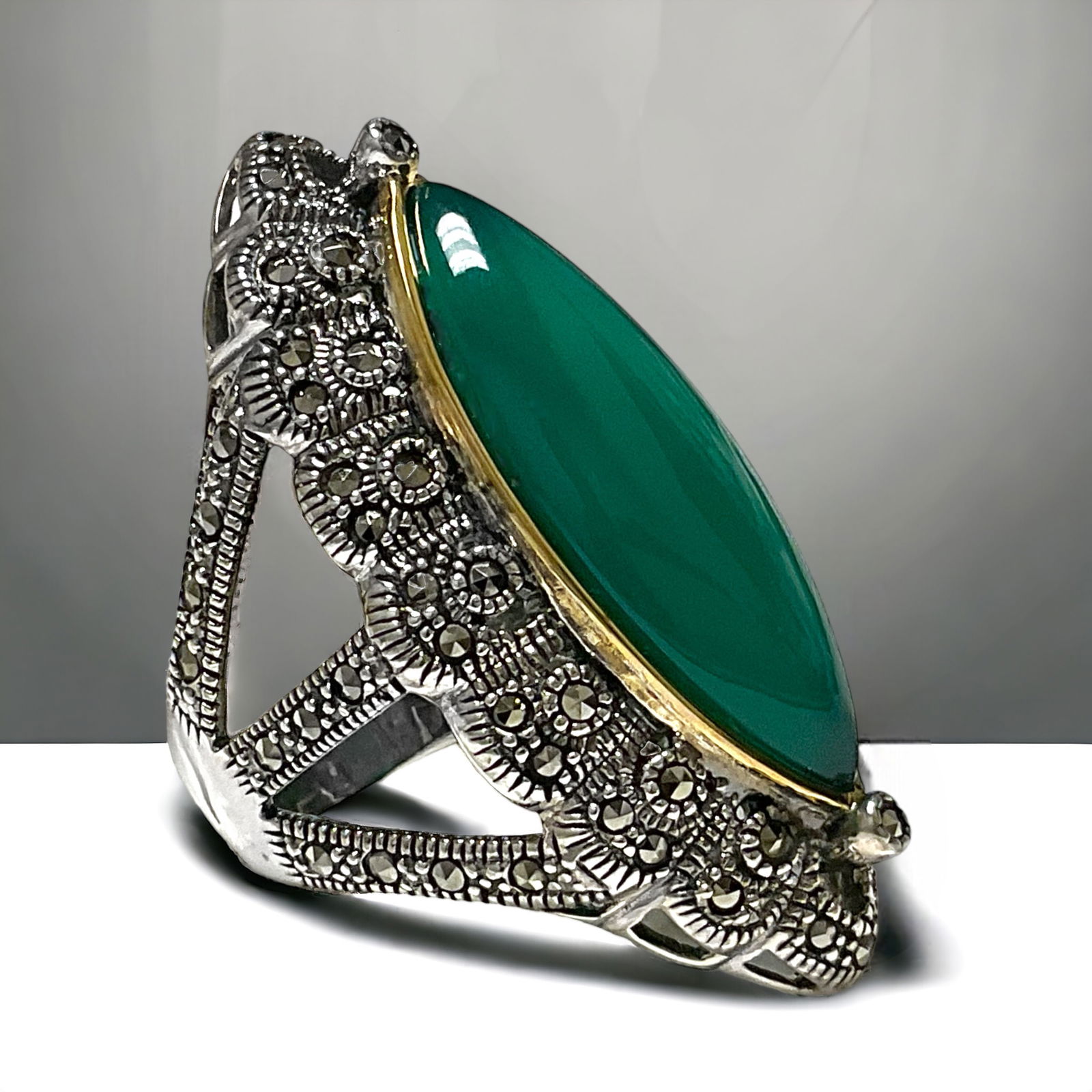 14K & Sterling Silver Green Agate & Marcasite Statement Ring Size 8 (1 of 1)