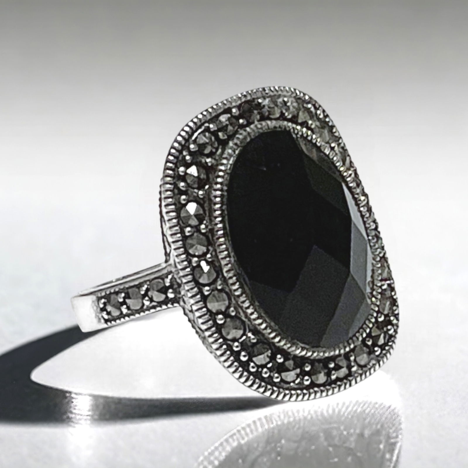 Sterling Silver Oval Black Agate and Marcasite Ring Size 7 (1 of 1)