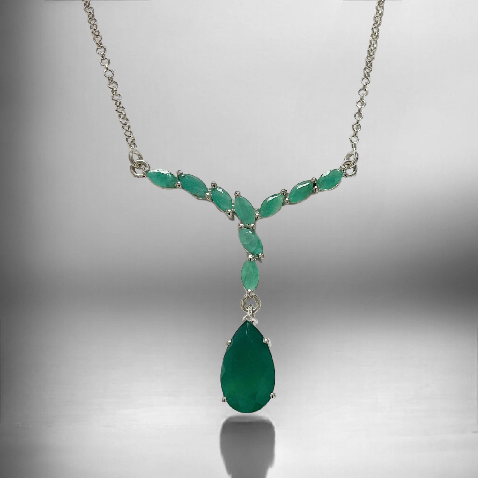 Emerald and Green Agate Emerald Necklace (1 of 1)