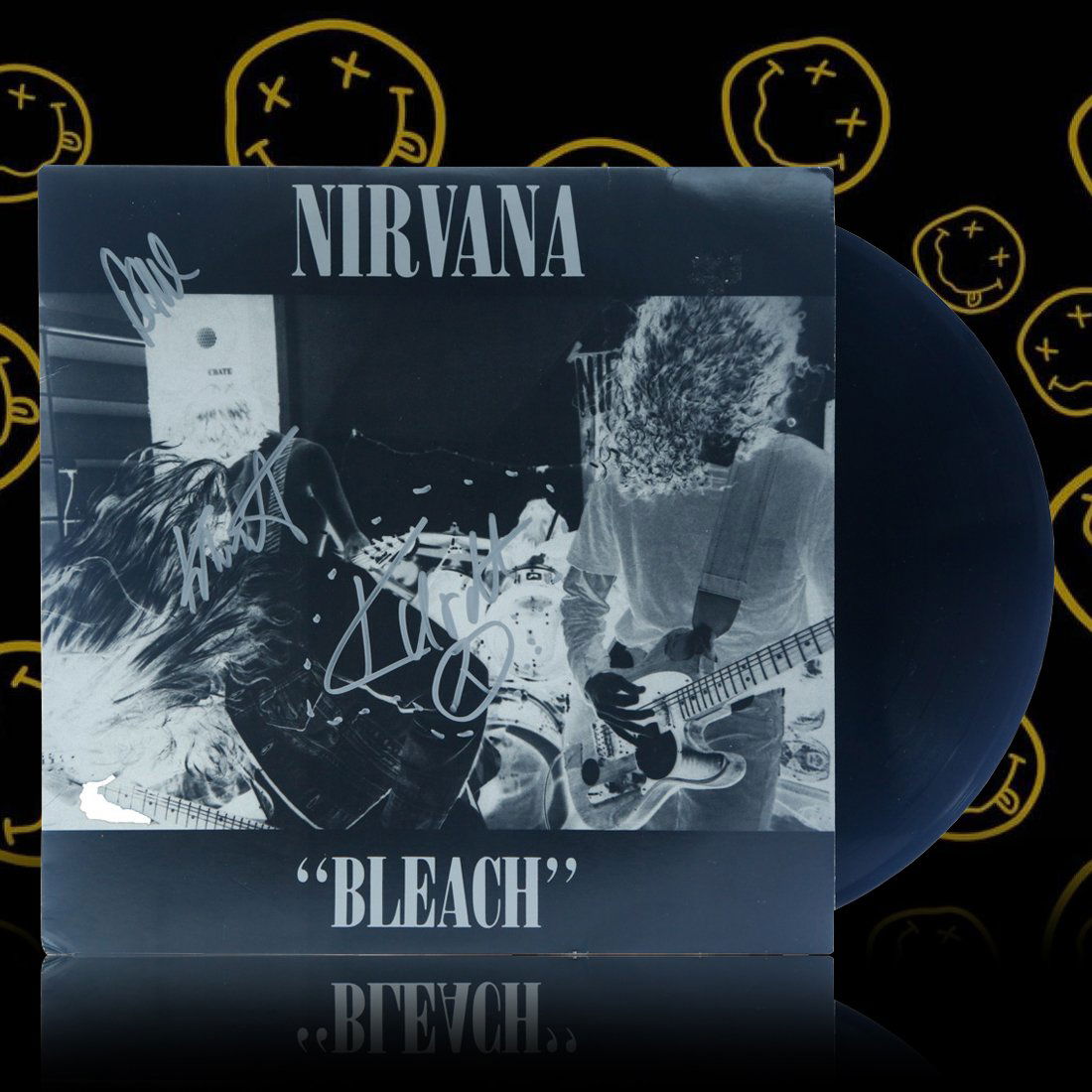 Nirvana Band Signed ‘Bleach’ Vinyl Album - A Grunge Milestone (1 of 8)
