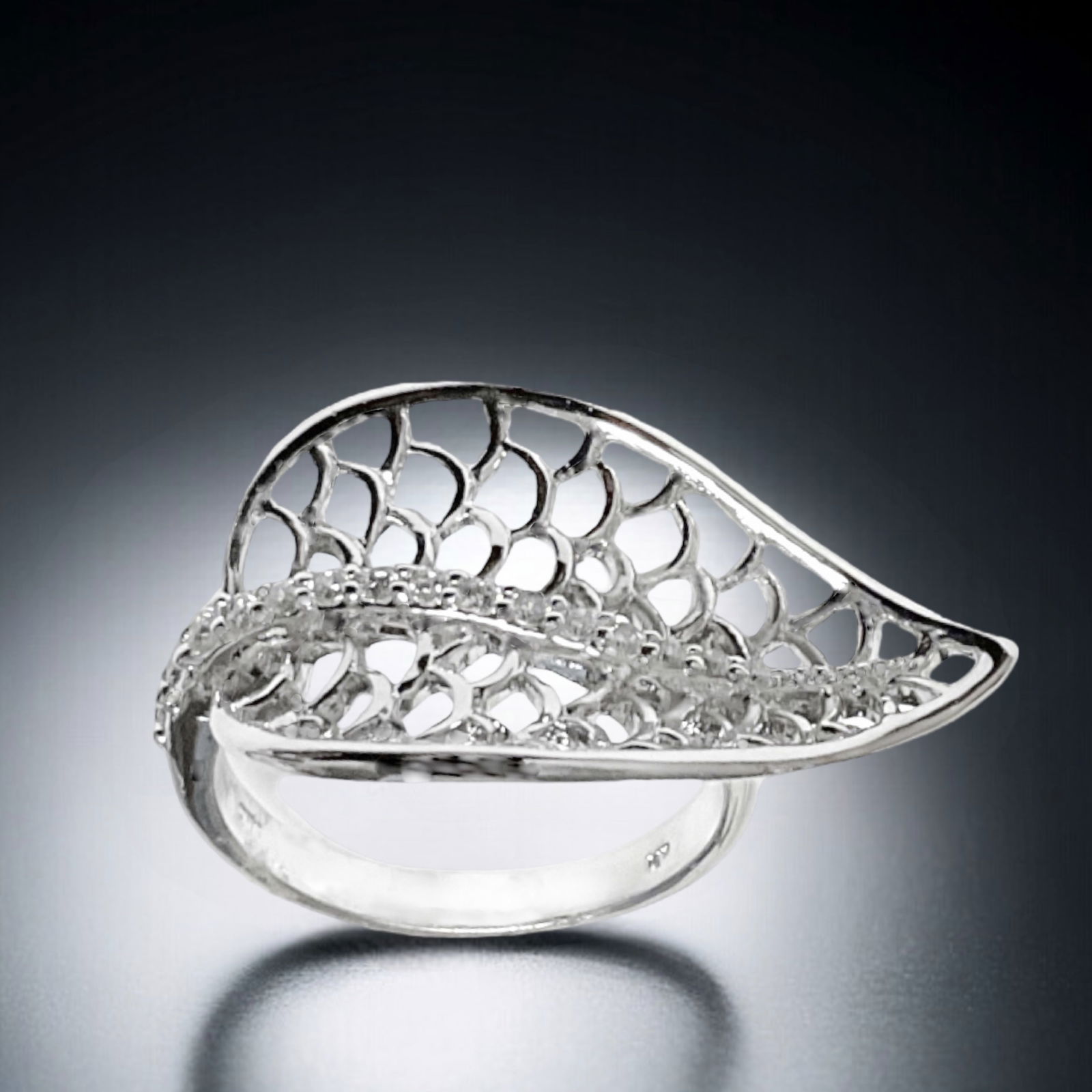 Unique Openwork Sterling Silver Leaf Ring Size 7 (1 of 1)