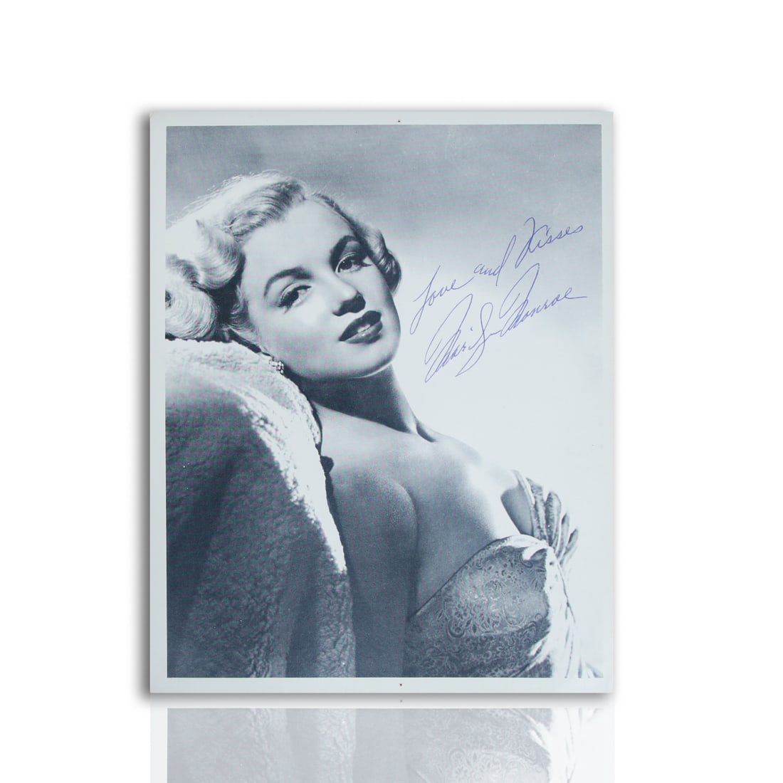 Marilyn Monroe Signed Vintage 8 x 10 Photograph Inscribed Love and Kisses (1 of 3)