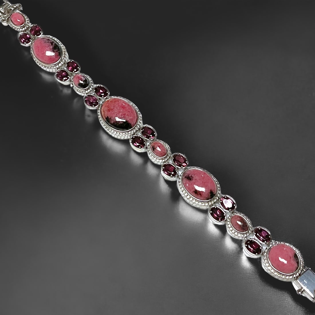 Splendid Garnet & Rhodonite Gemstone Sterling Silver Bracelet - 6.75" (1 of 1)
