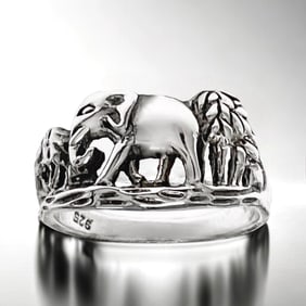 Beautifully crafted Sterling Silver Elephant Ring - Size 6.75
