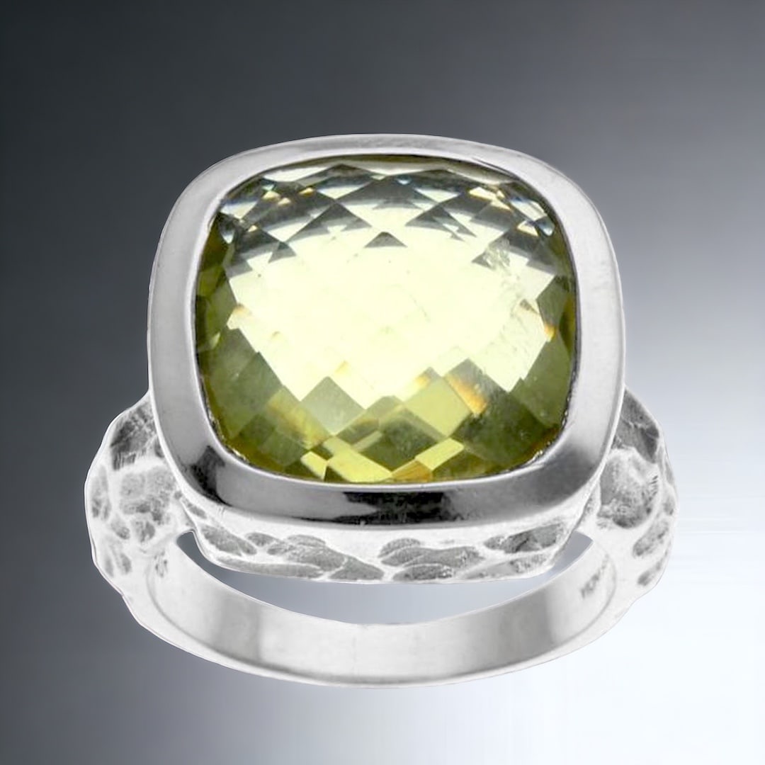 6.88 ctw Ouro Verde Sterling Silver Ring with hammered detailing - Size 7 (1 of 1)