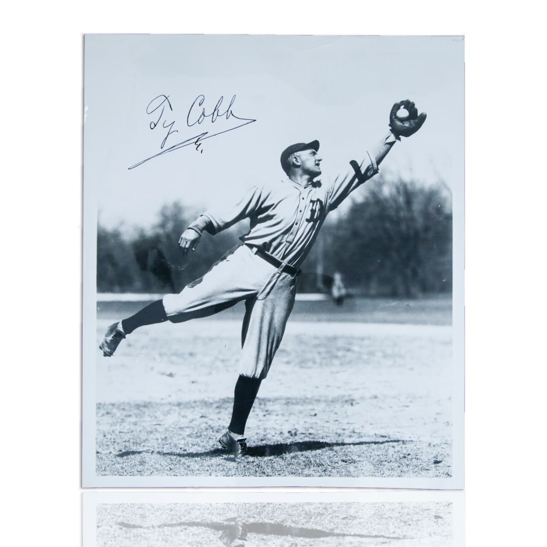 Ty Cobb Signed Vintage Photograph - Detroit Uniform - 8" x 9 5/8" (1 of 4)