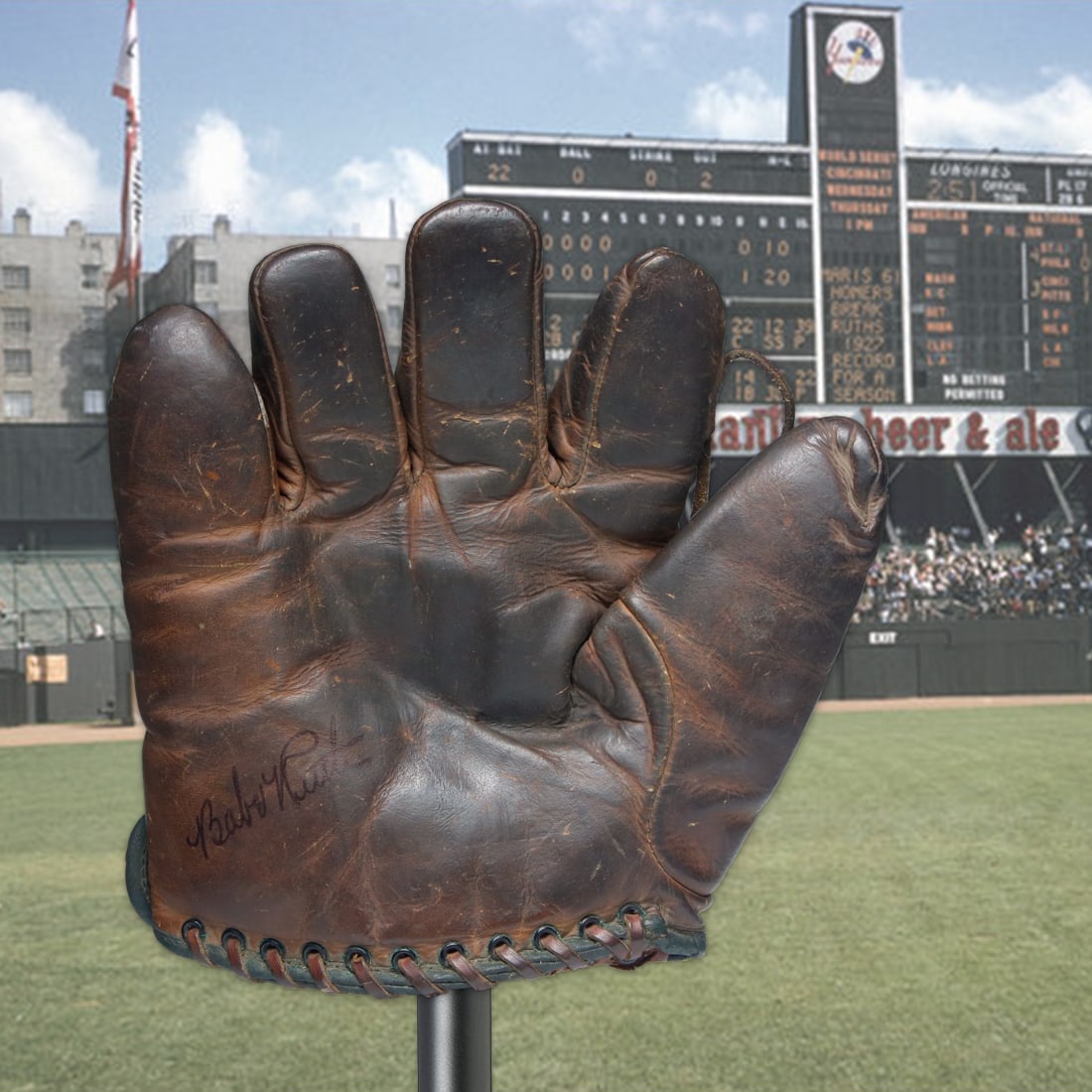 Babe Ruth Signed Vintage D & M Sporting Goods Leather Baseball Glove (Lefty) (1 of 6)