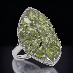 4.85 ct Peridot Statement Ring set in Sterling Silver - Size 6