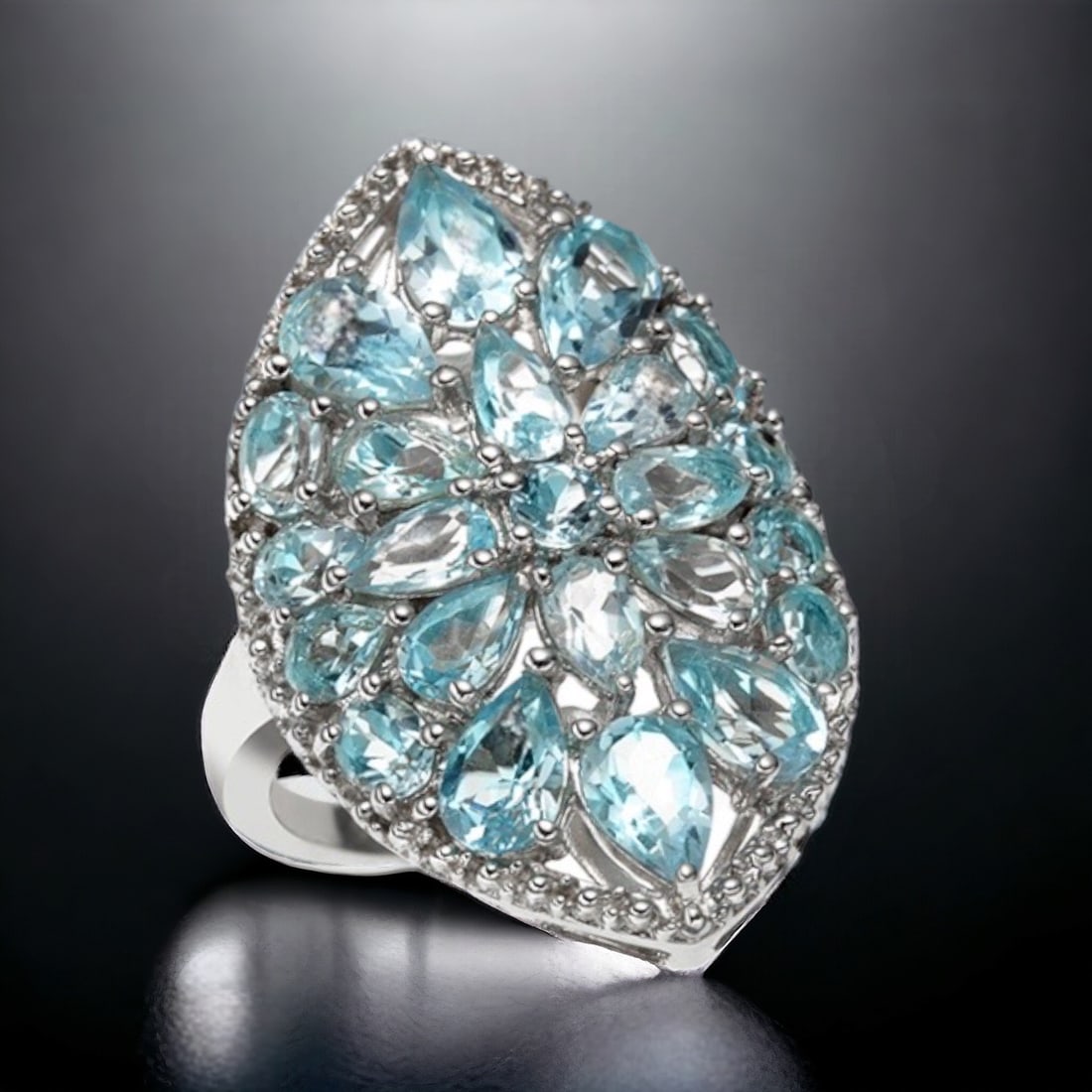 5.51 ct Sky Blue Topaz Sterling Silver Ring with a bold design to leave your friends speechless - (1 of 1)